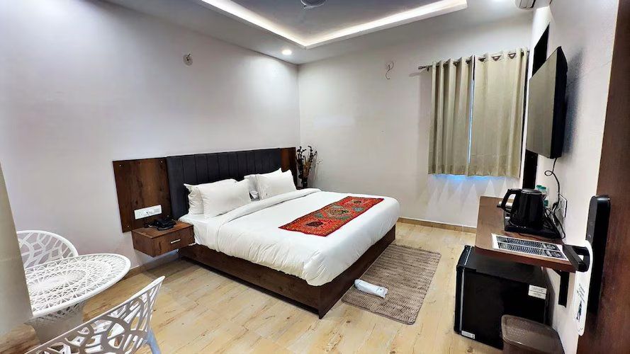 Moti Mahal Lakeview Pichola Deluxe Room