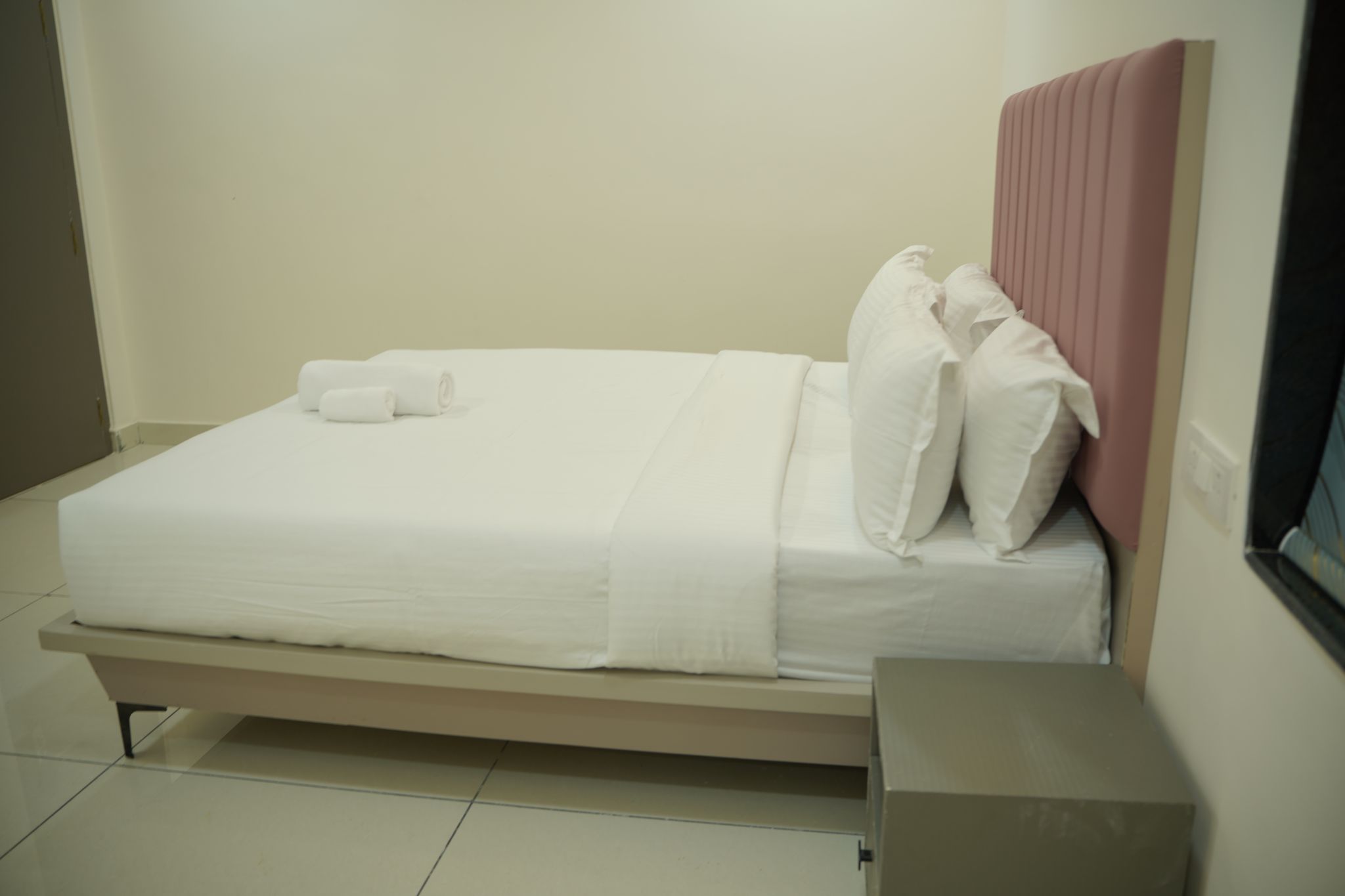 Hotel Flamount Hitech City Deluxe Rooms 2