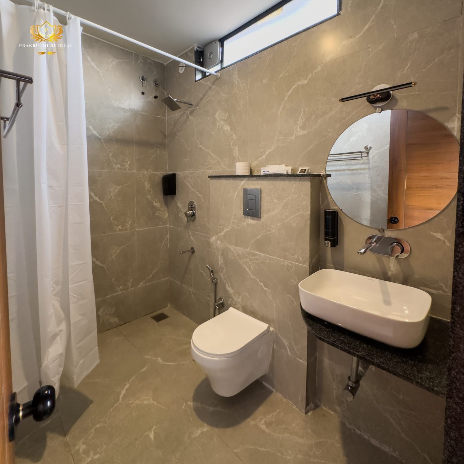 Suite Room with King Bed