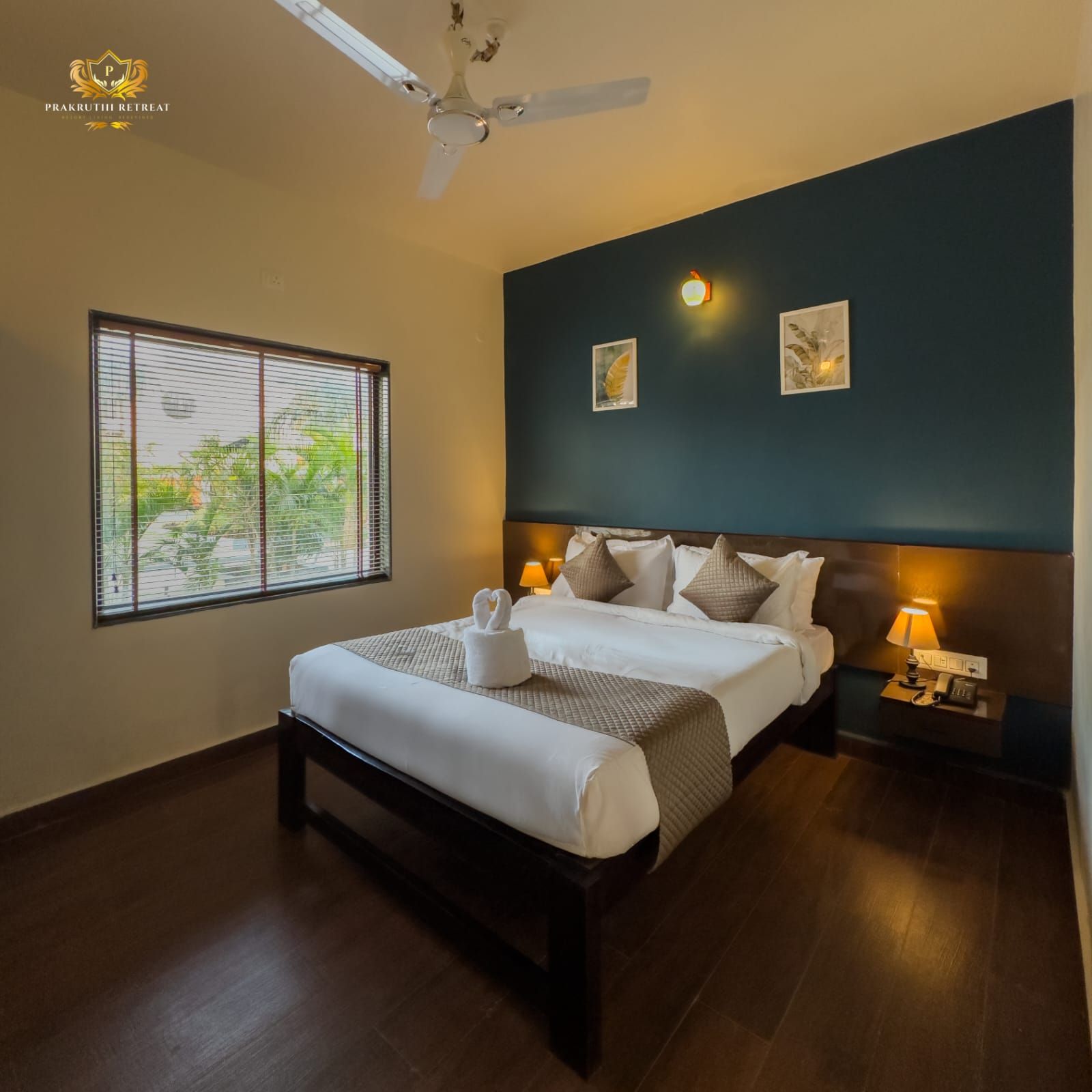 Deluxe Room with Queen Bed