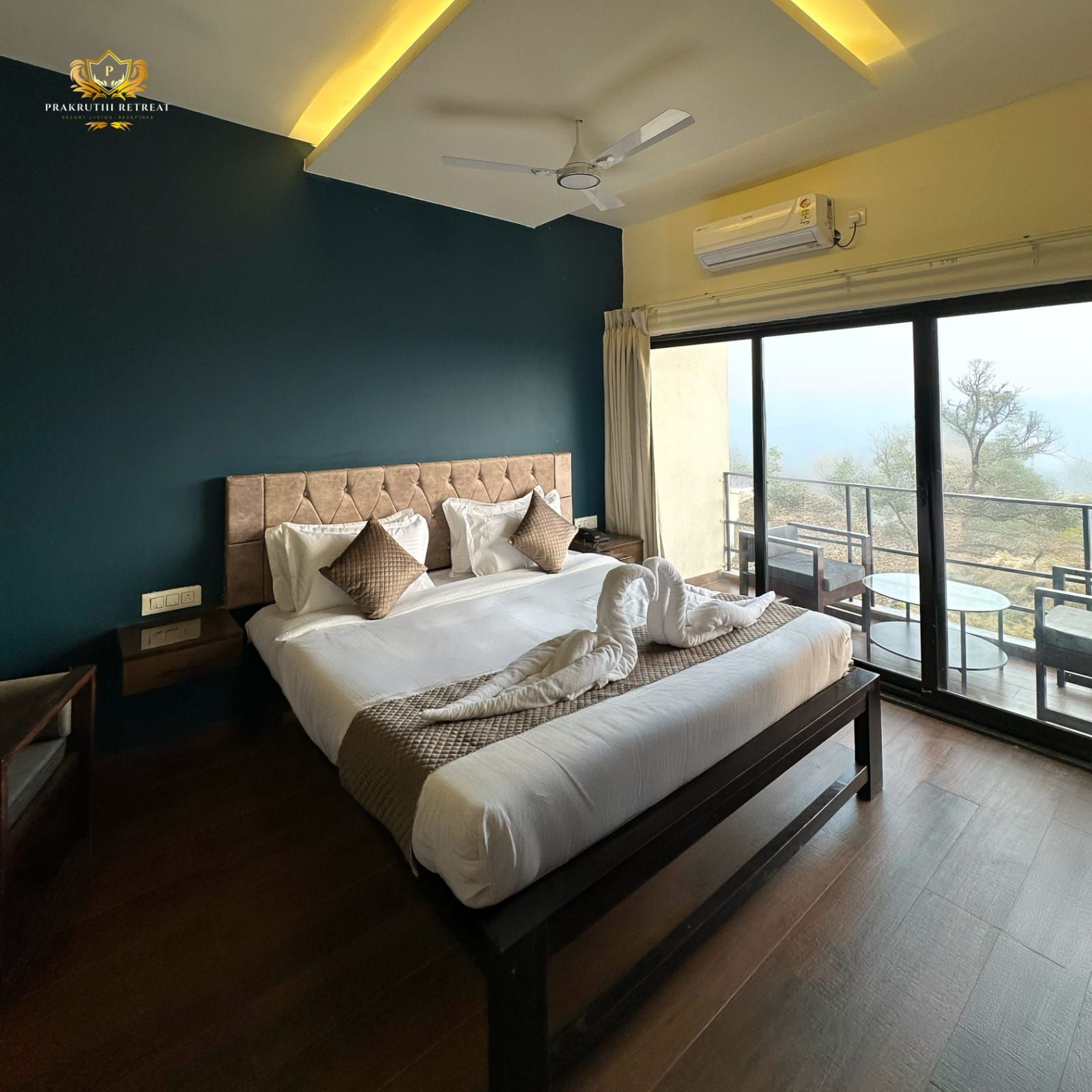 Suite Room with King Bed