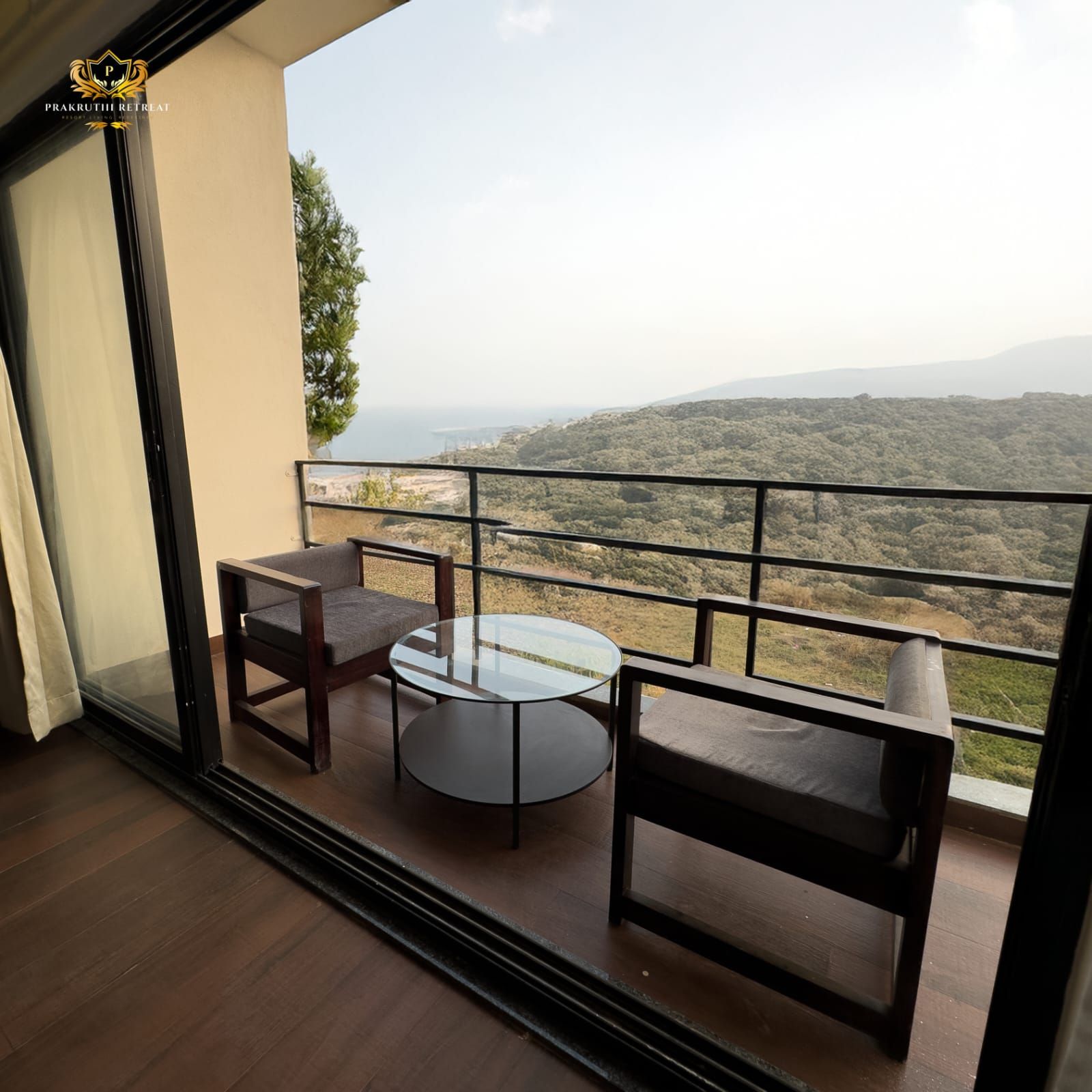 Suite Room with King Bed