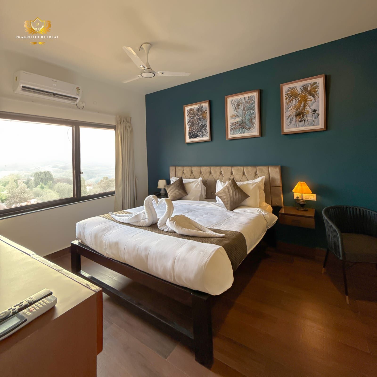 Suite Room with King Bed