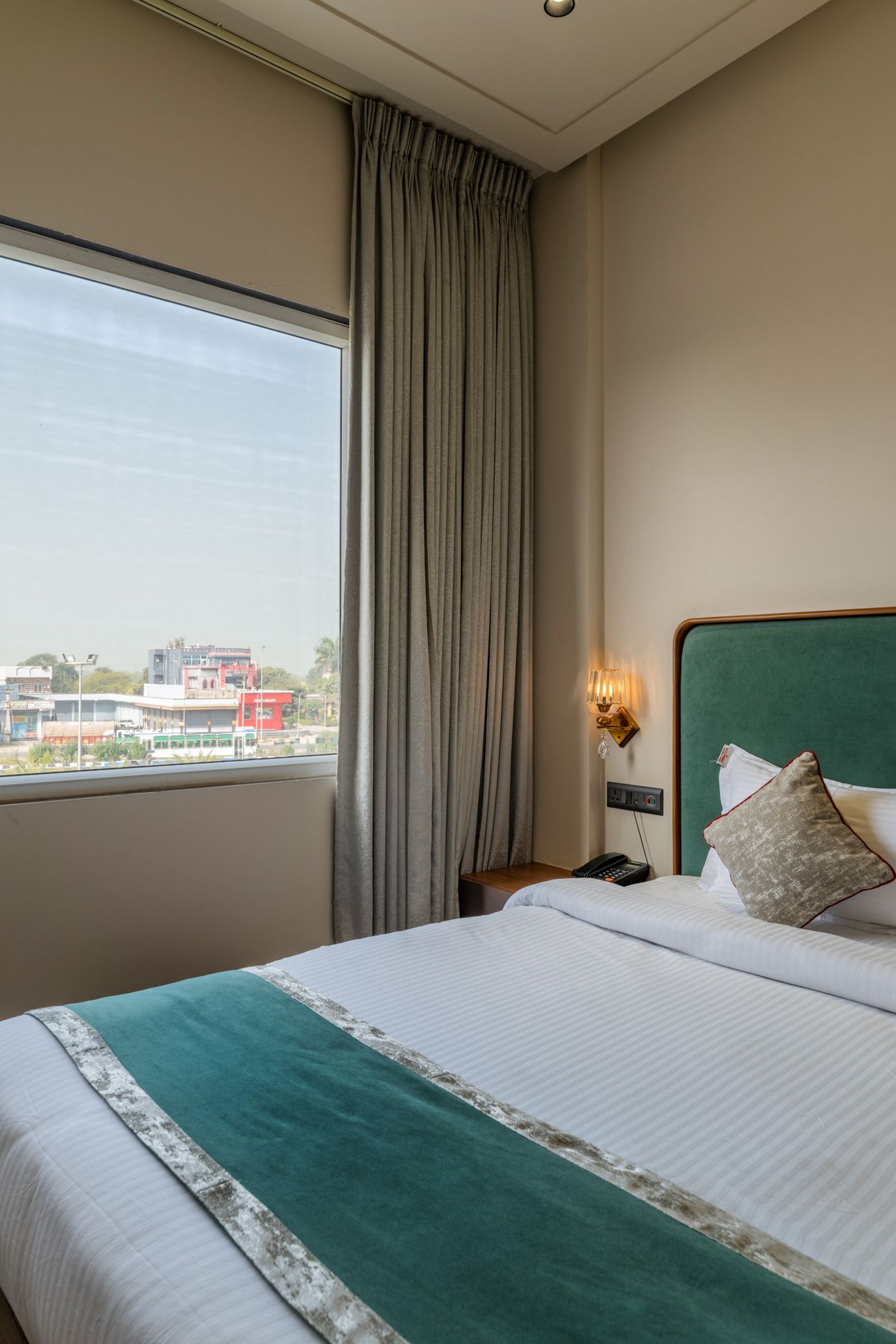 Hotel Highway Prince Neemrana Super Deluxe 14