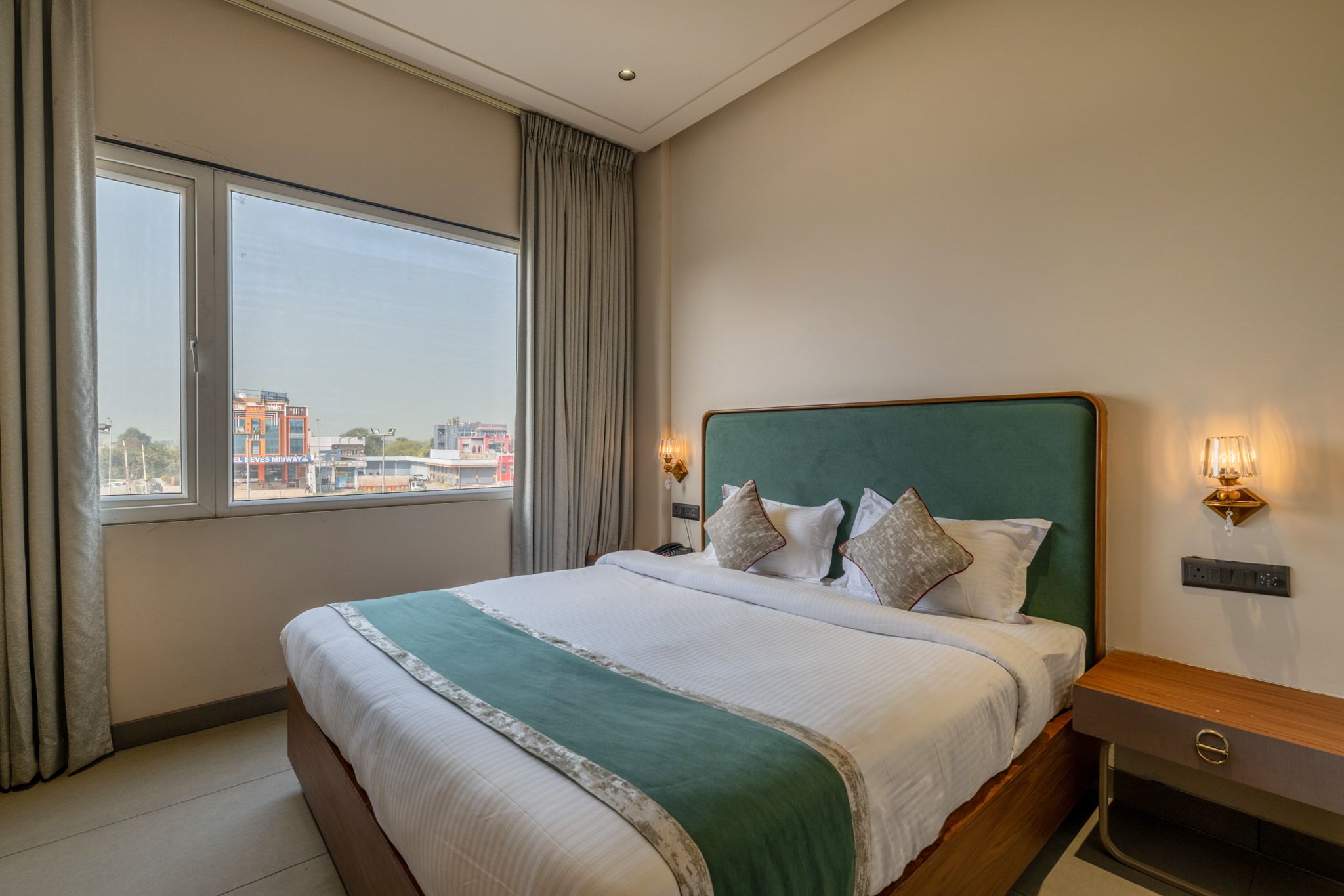 Hotel Highway Prince Neemrana Super Deluxe 2