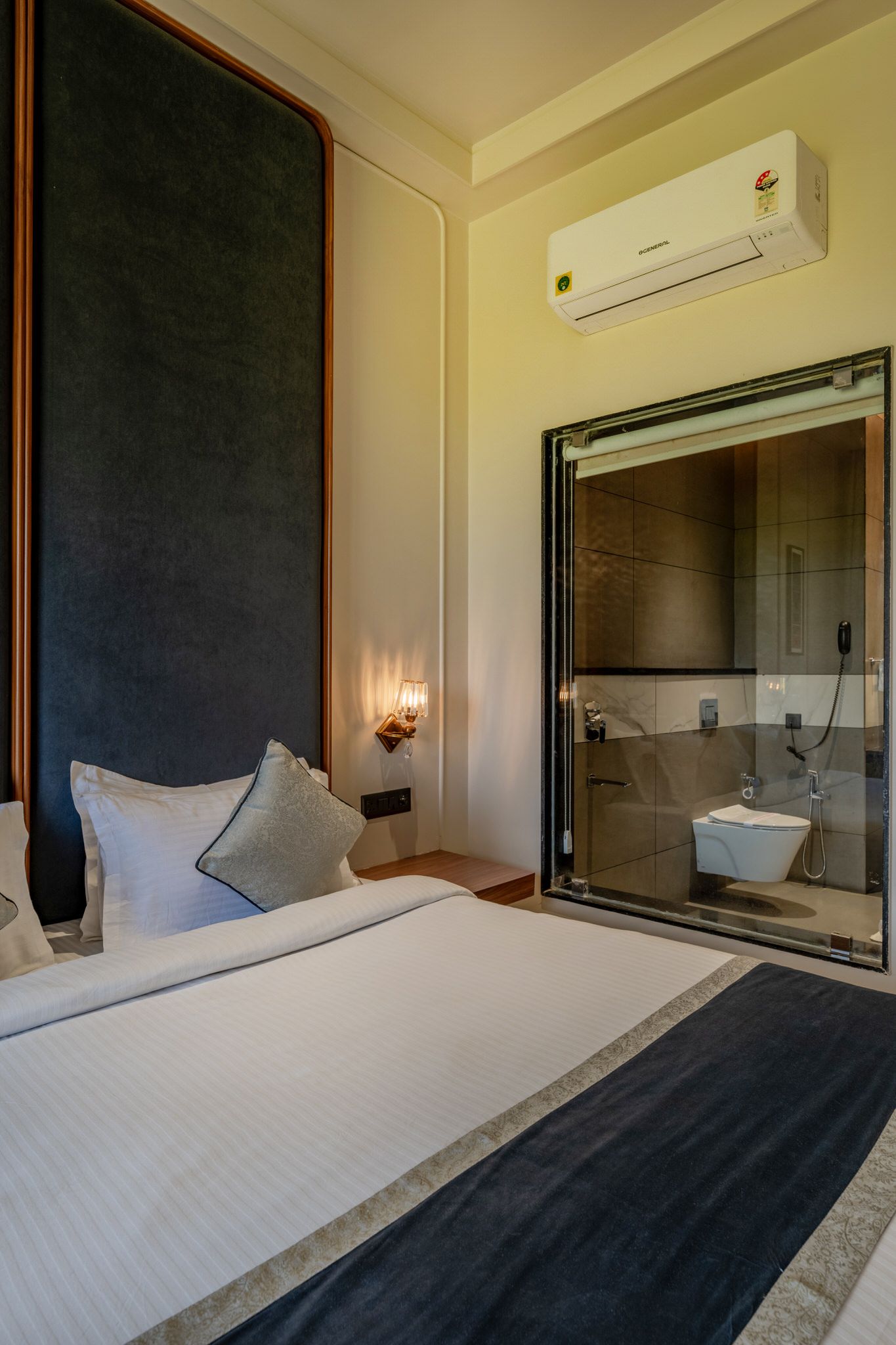 Hotel Highway Prince Neemrana Deluxe Room 7