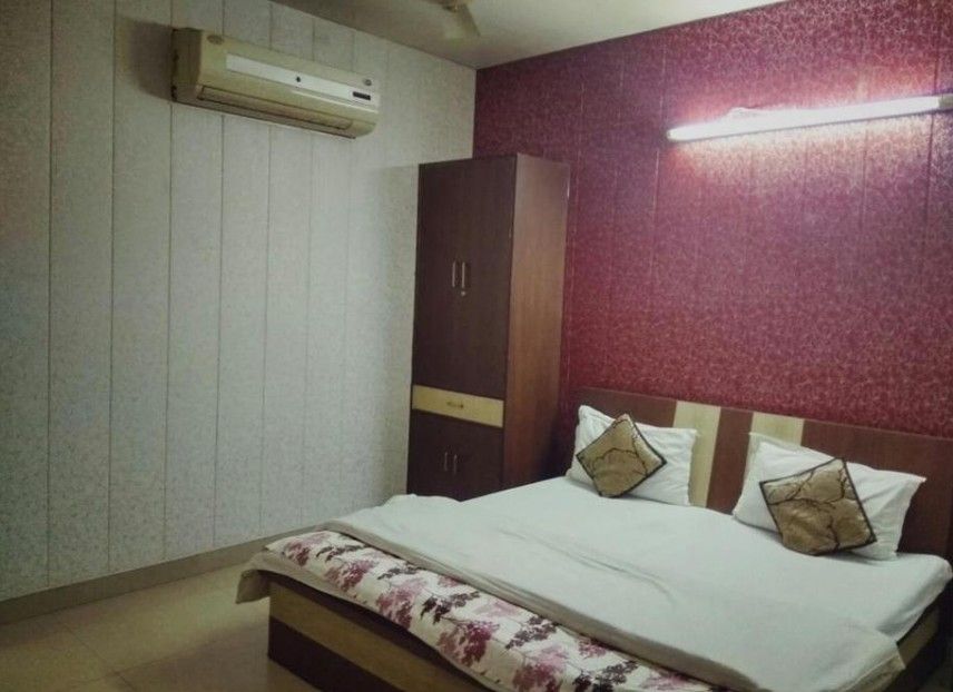 Hotel Celebration Deluxe Room 3