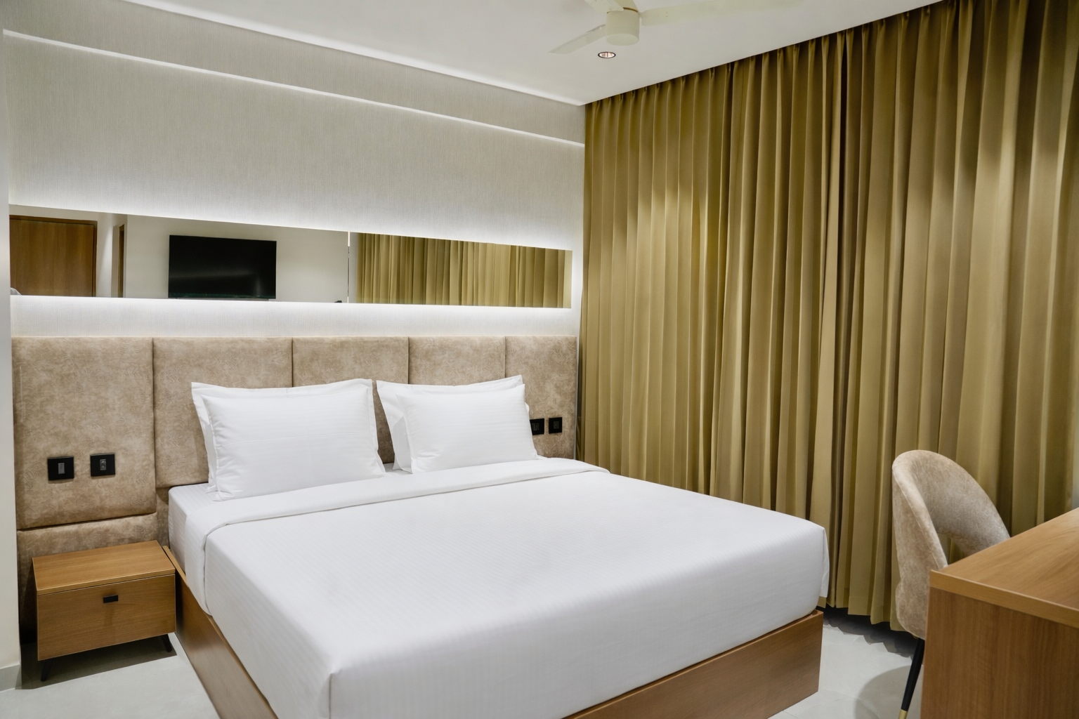 Hotel Hanata by addon Deluxe King Room 9