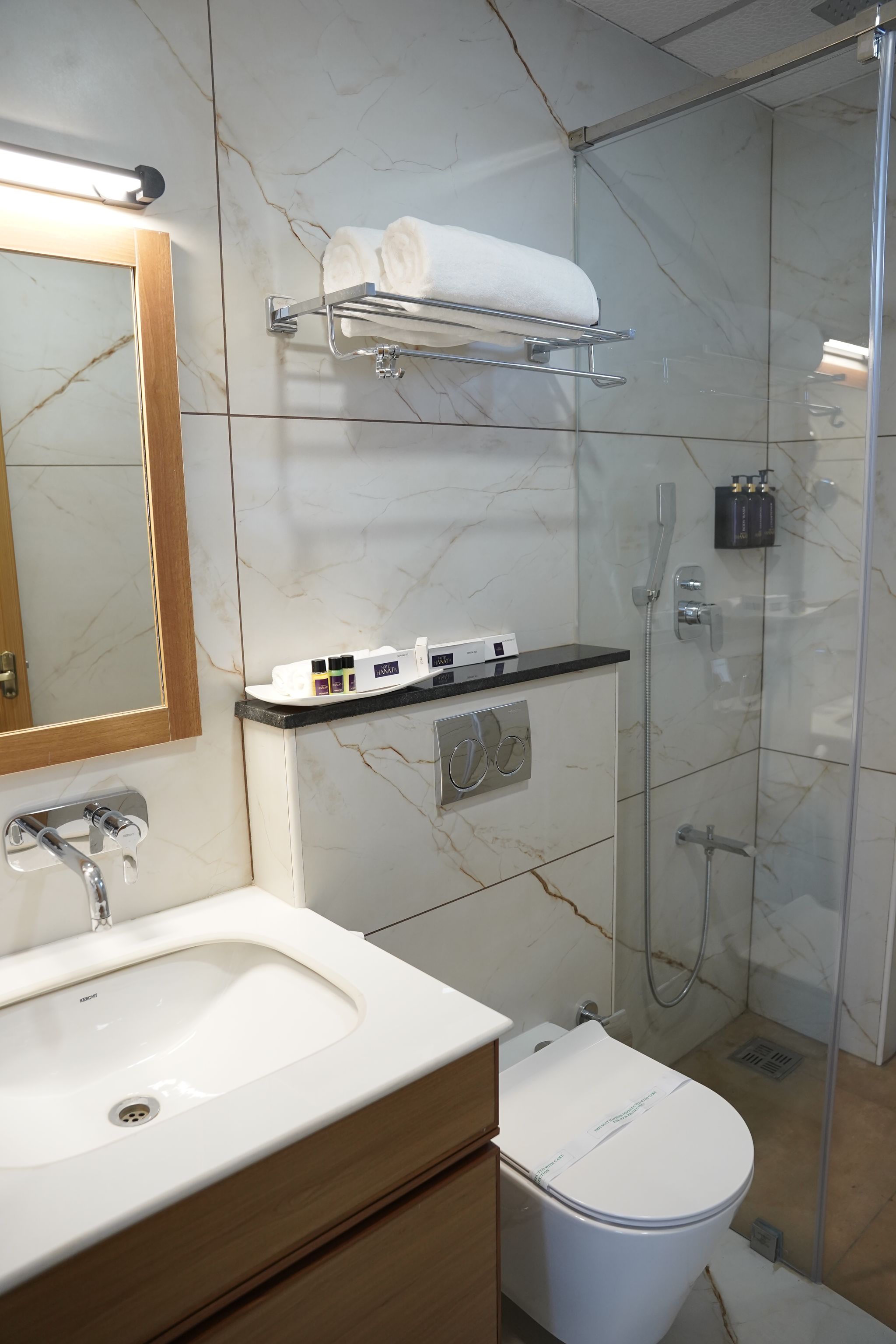 Hotel Hanata by addon Deluxe King Room 4