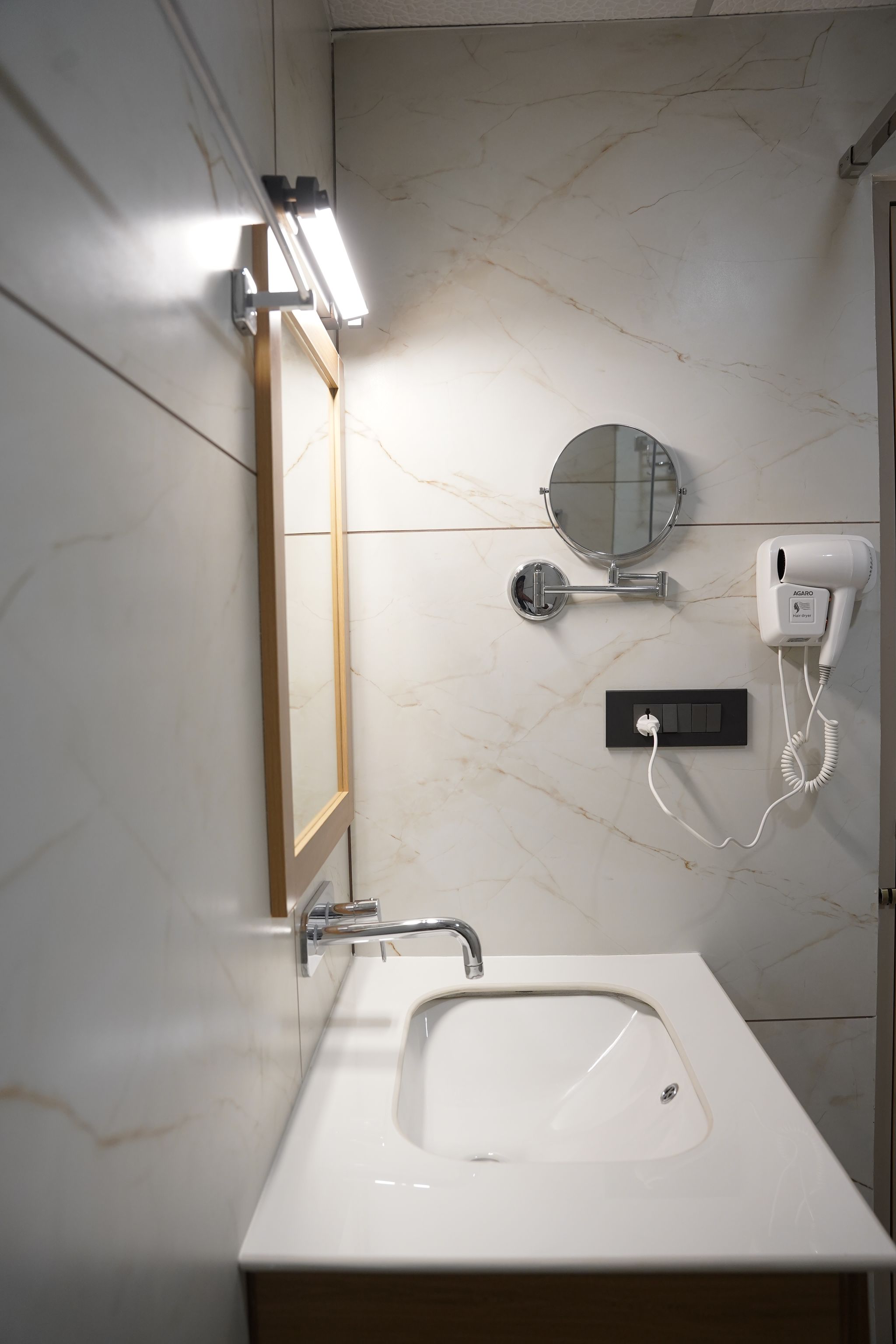 Hotel Hanata by addon Deluxe King Room 12