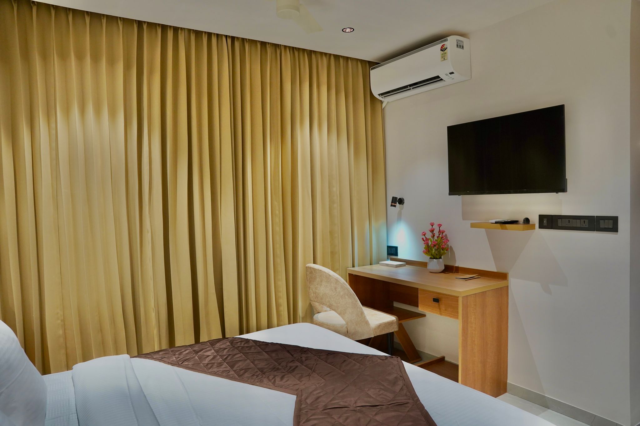 Hotel Hanata by addon Deluxe King Room 10