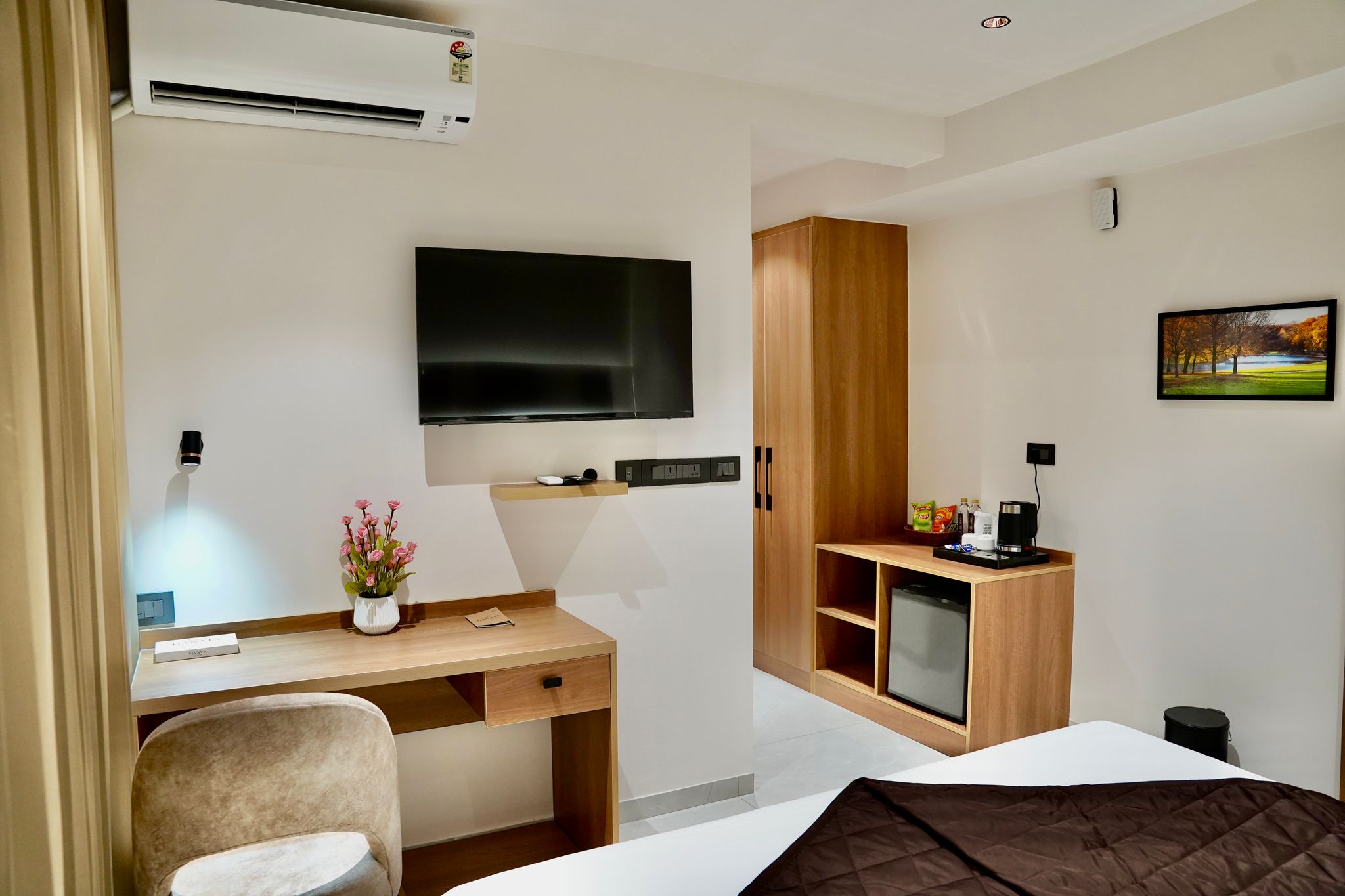 Hotel Hanata by addon Deluxe King Room 8