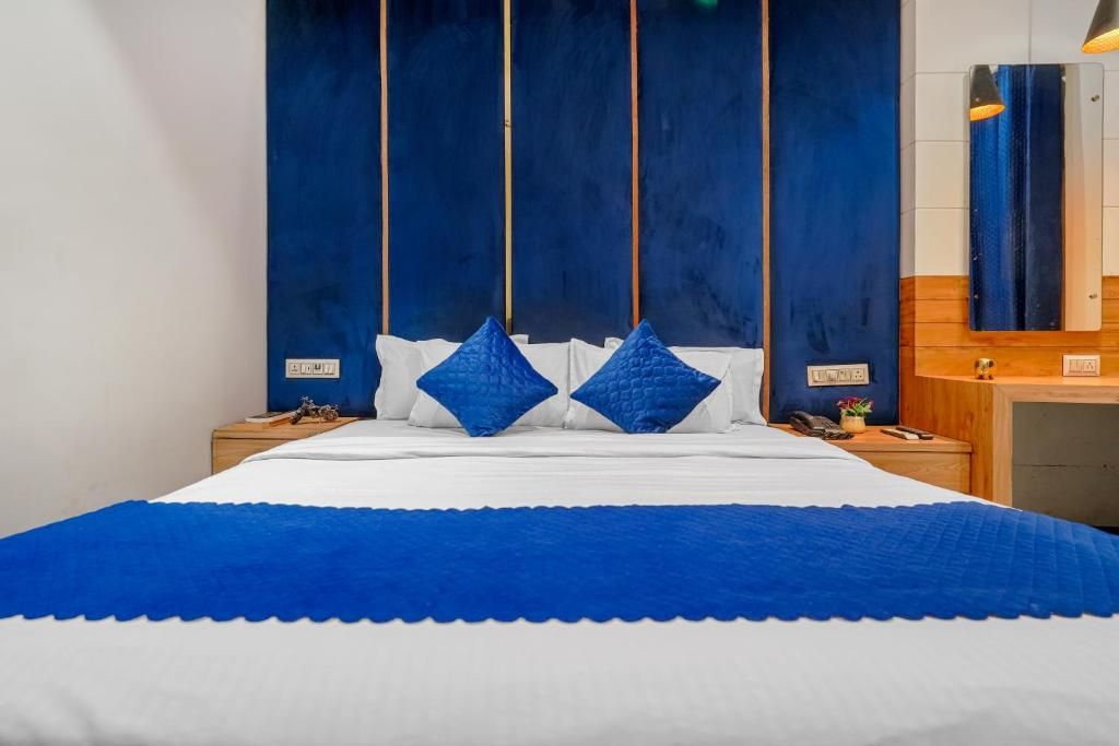 Hotel Kashmir Inn Deluxe Room 2