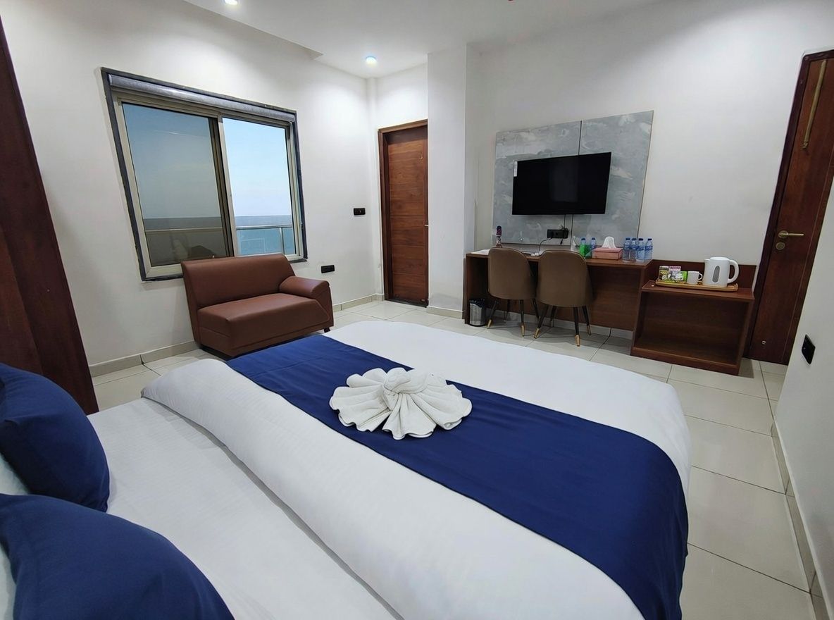 Culture Hotel Deluxe Room 4