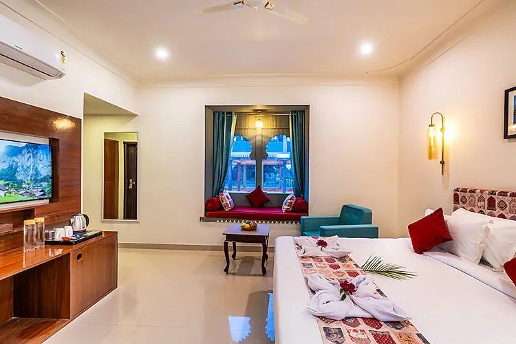 Q' Luxe' - The Mewar Collection Udaipur Vintage Twin Bed Room 3