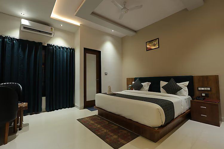 Hotel The Crystal  Super Deluxe Room 3