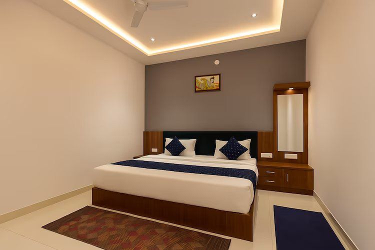 Hotel The Crystal  Pool View Room 5