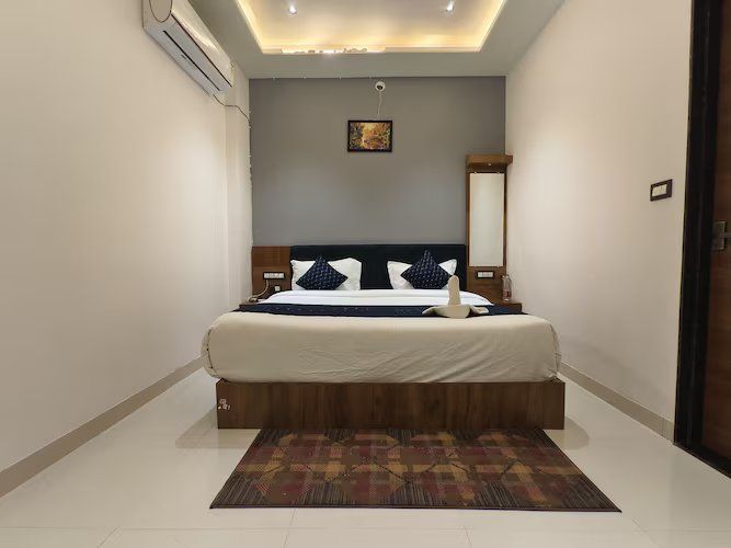 Hotel The Crystal  Pool View Room