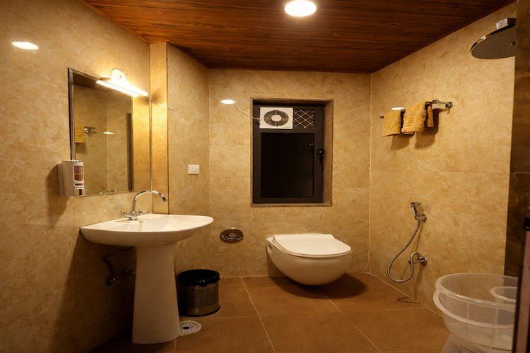 Super Deluxe Front View