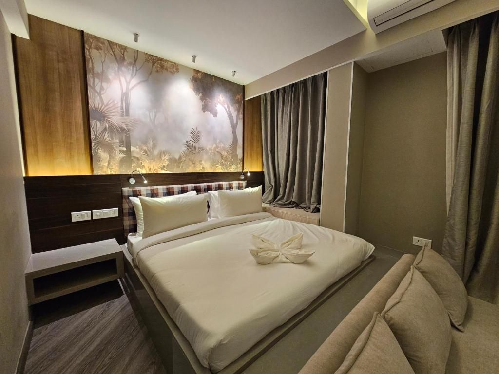 King Room With Balcony