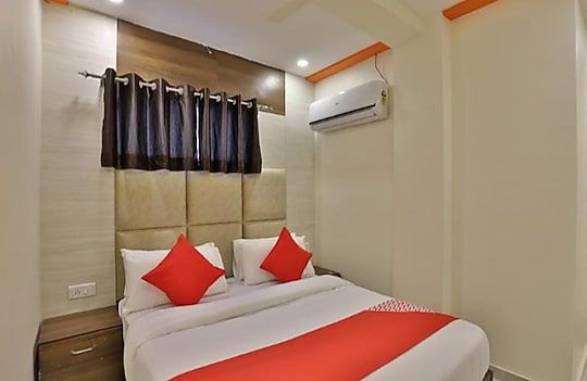 Hotel Shiv Villa Deluxe Room 6