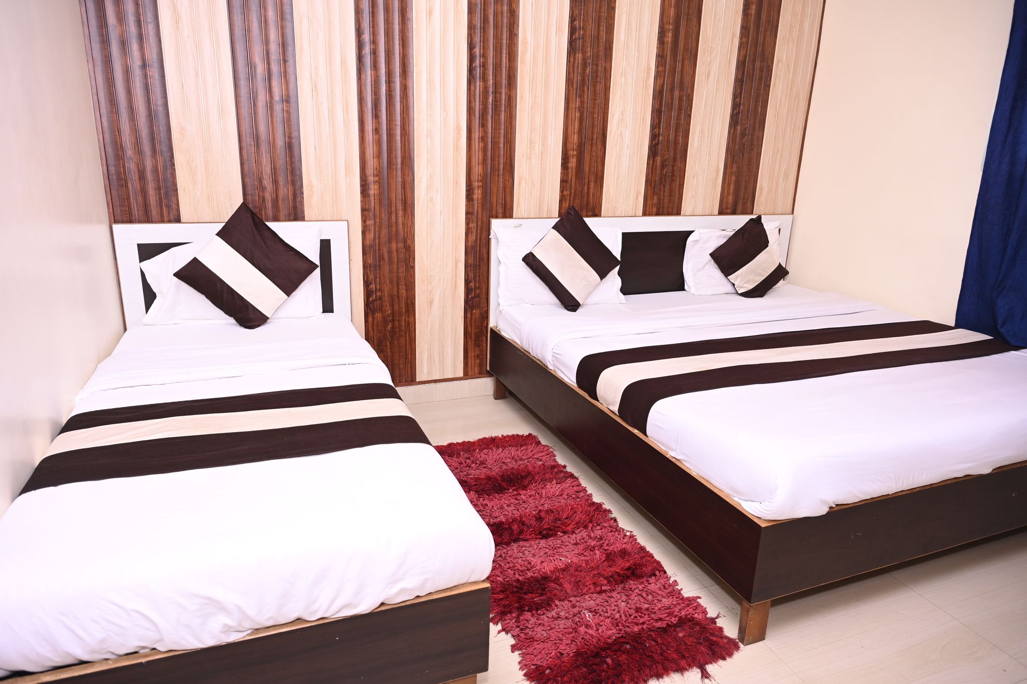 Hotel Pavitri Near Kashi Vishwanath Temple Executive Triple Room 9