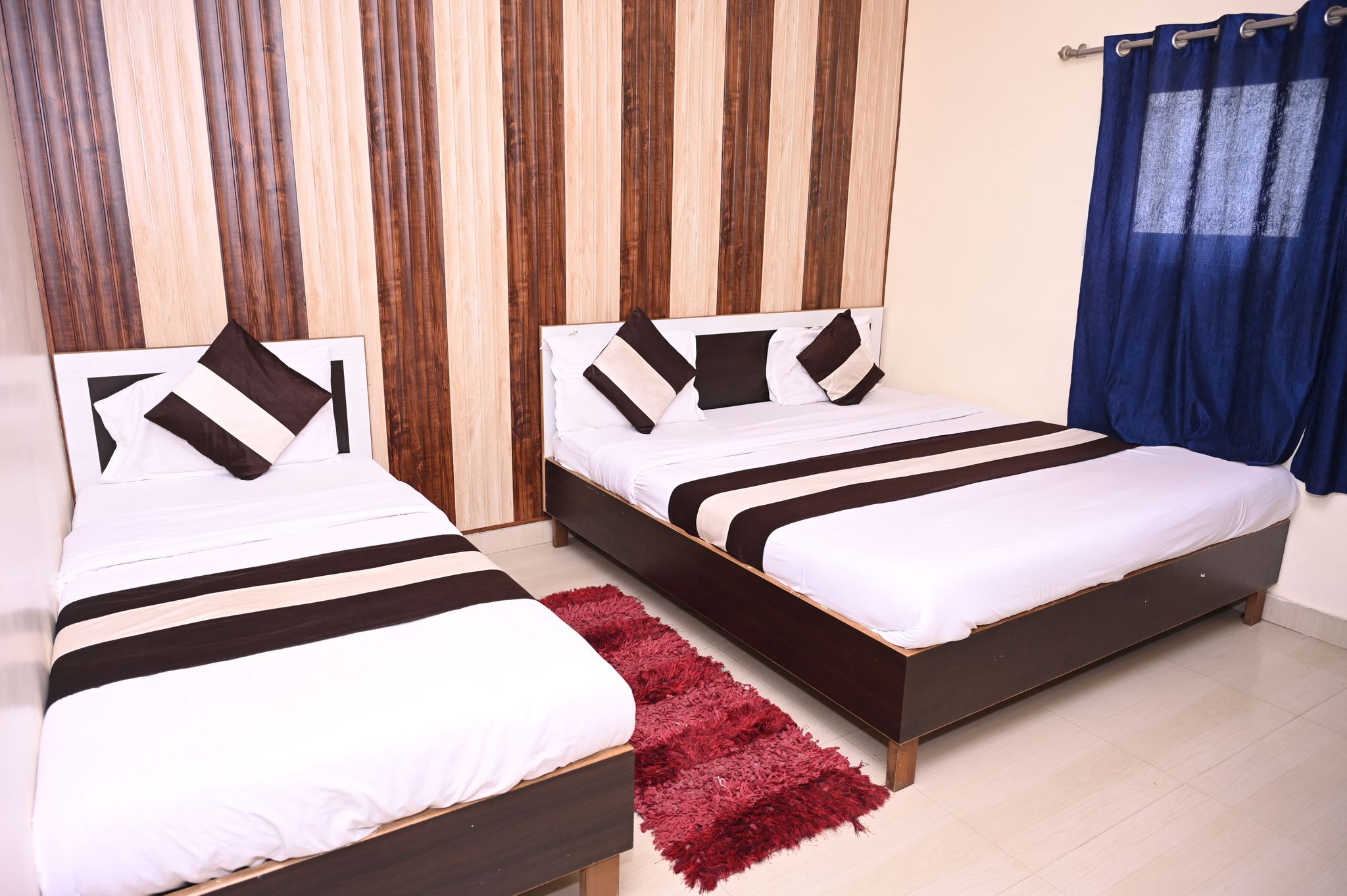 Hotel Pavitri Near Kashi Vishwanath Temple Executive Triple Room 4
