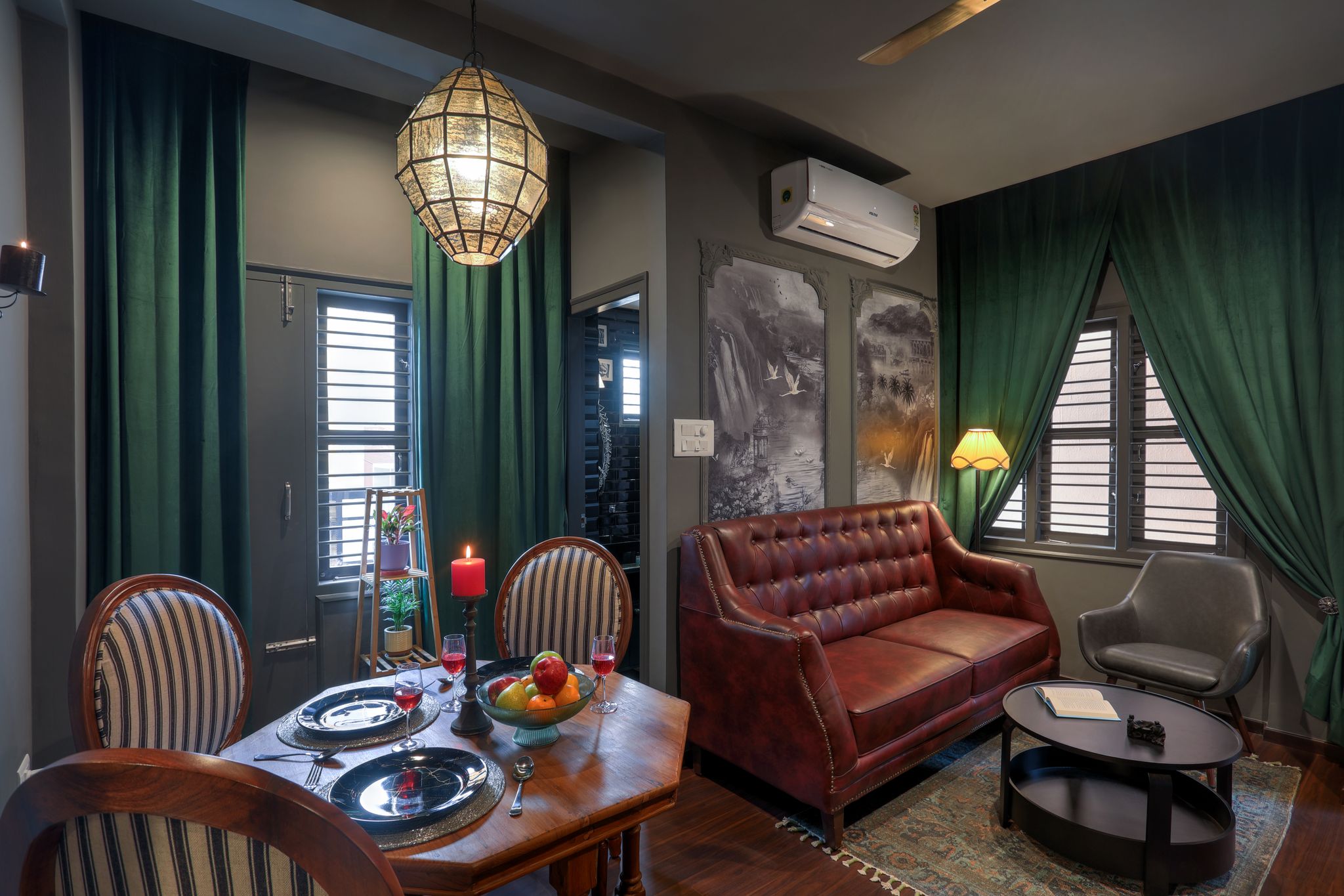 Hoodo Zoe - Magical Gothic Apartment W Balc