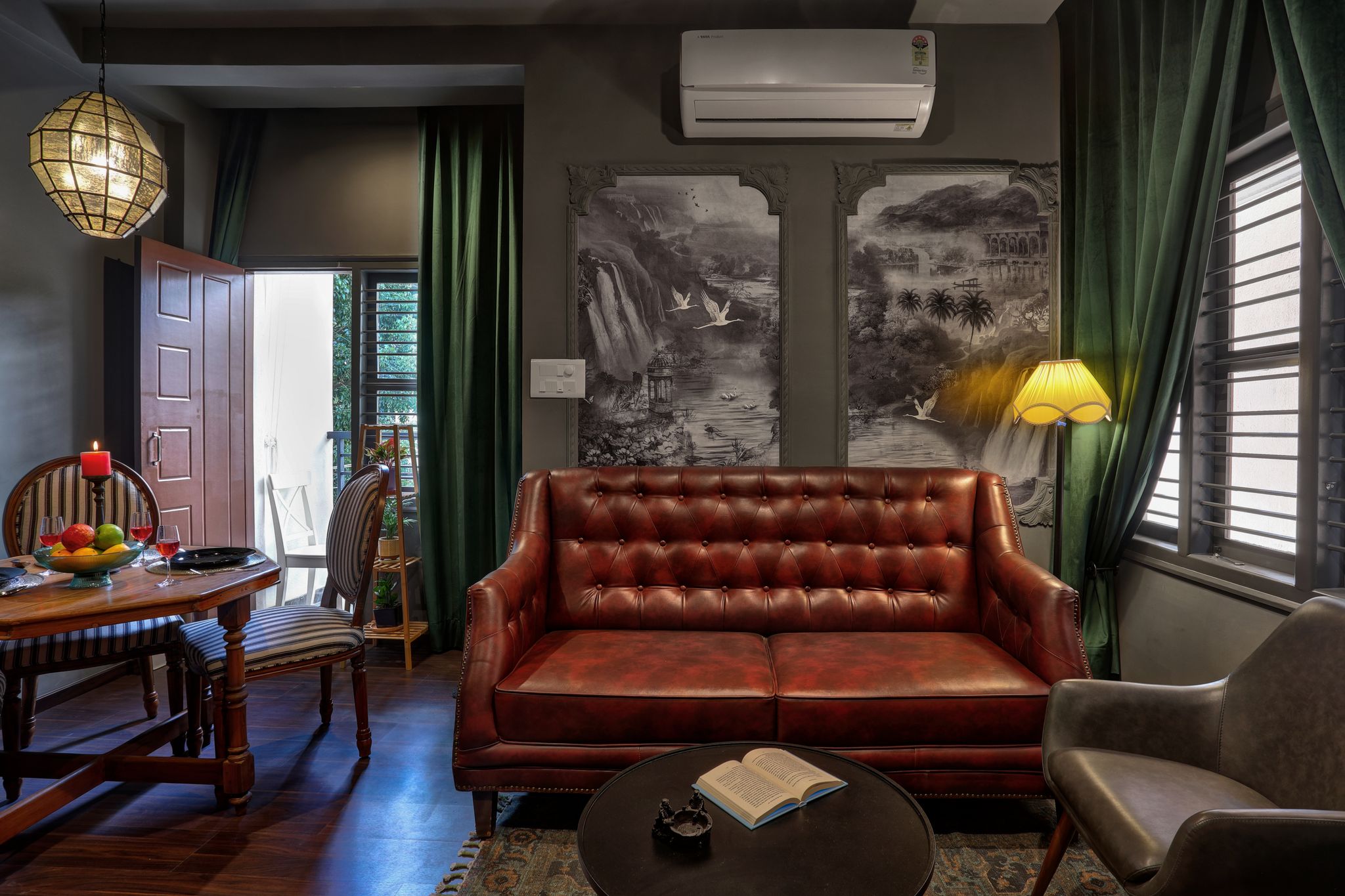 Hoodo Zoe - Magical Gothic Apartment W Balc