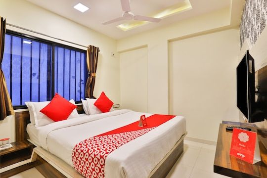 Hotel Red Apple  Classis Room 2