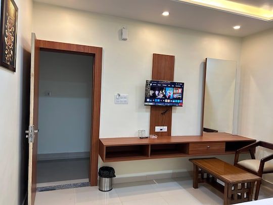 Hotel Sunrise DELUXE AC ROOM 2