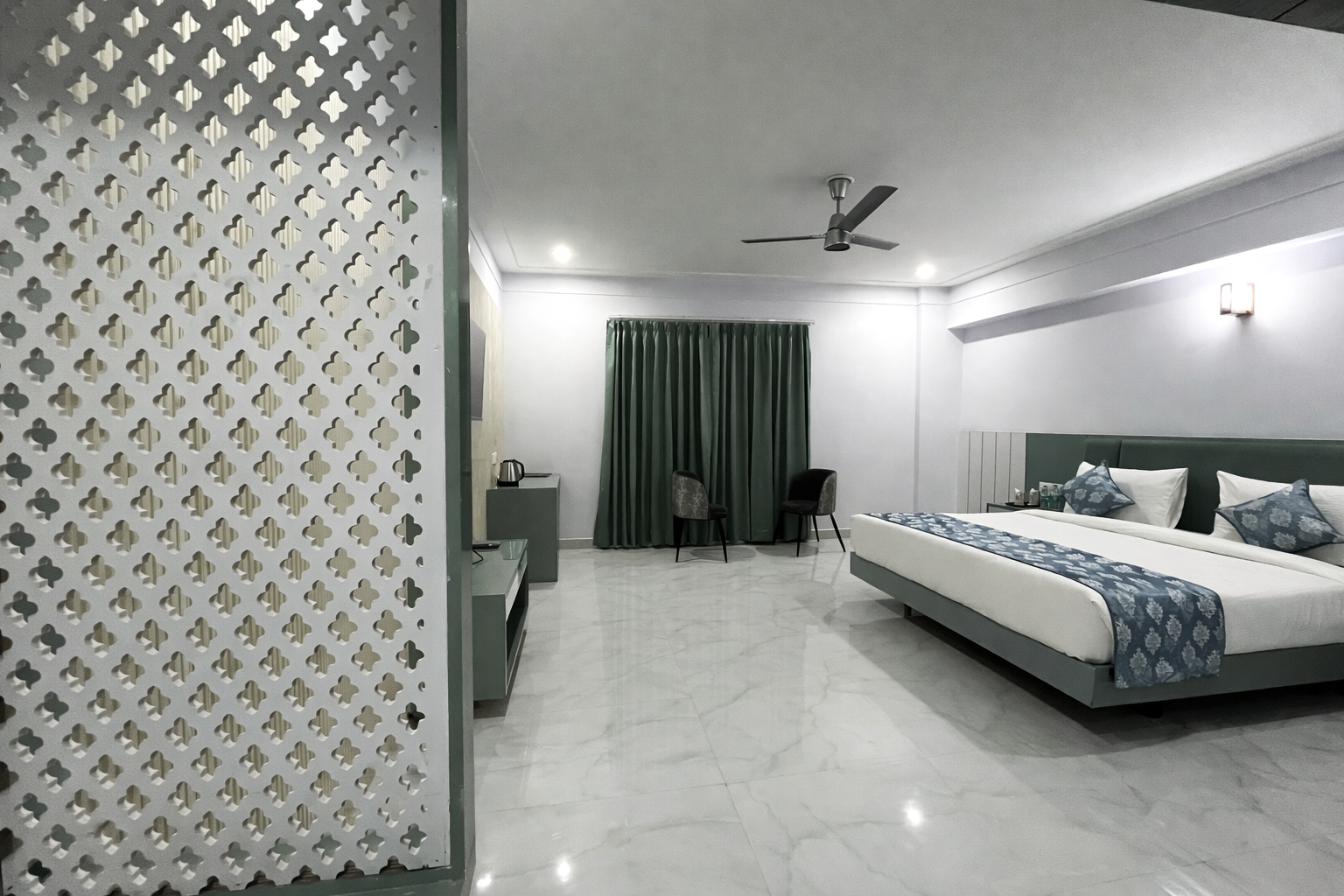 Premium Room With Jacuzzi