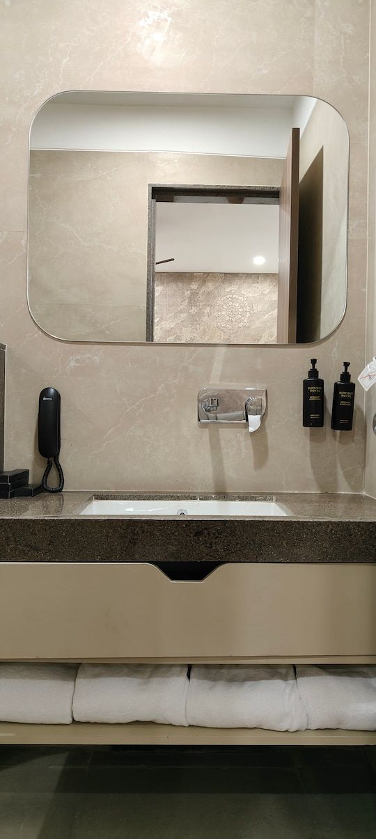 Anjushree Value Stay Standard (No View) With King Bed 2