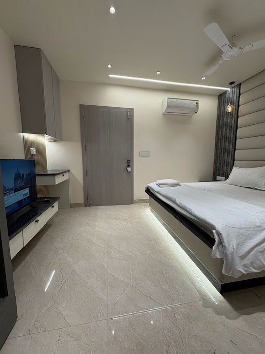 Premium Suite 2BHK Flat With Kitchen