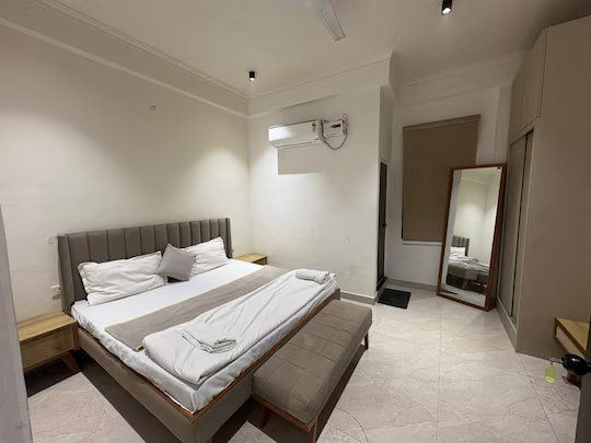 Royal Suite 2BHk Flat with Kitchen