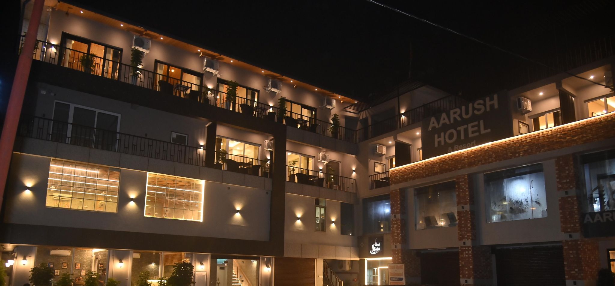 Aarush Hotel & Restraurant - Image 1