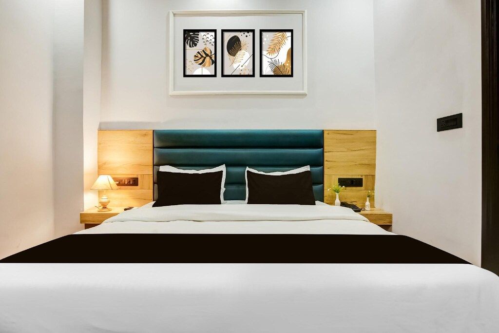 Hotel 50  Deluxe Room