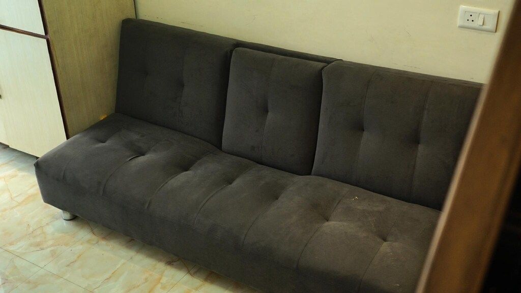 Side Image 2