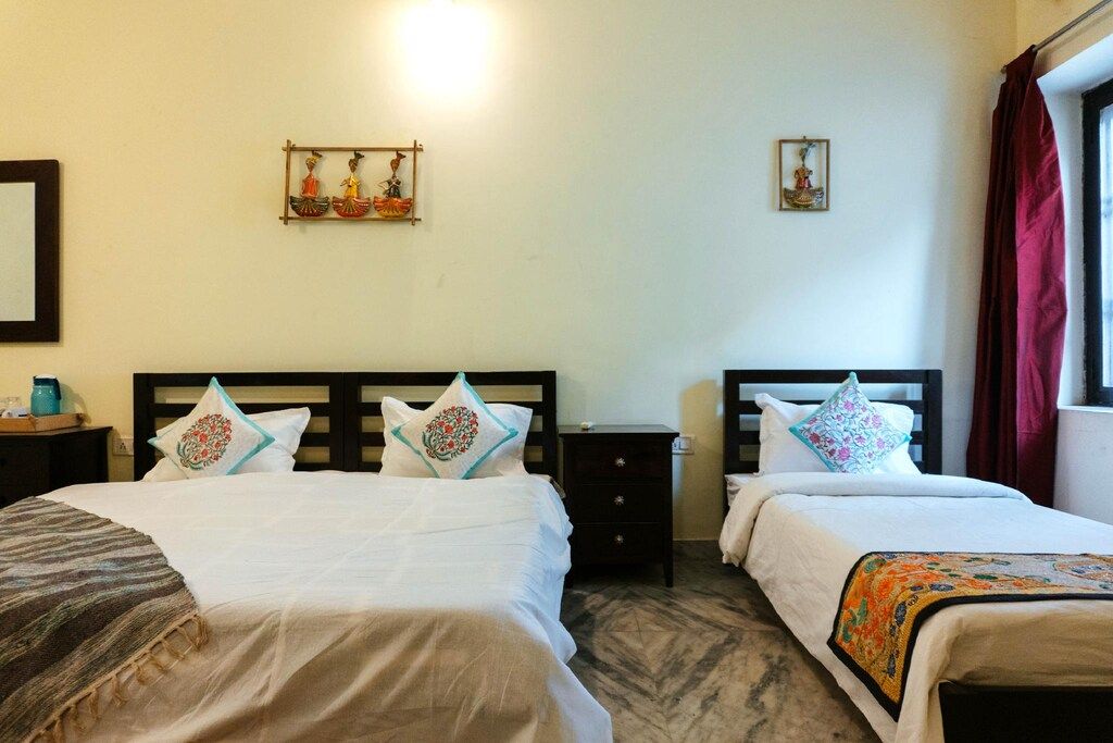 UrbanTrippers Shamiyana Villa by Arindam Deluxe Room 2