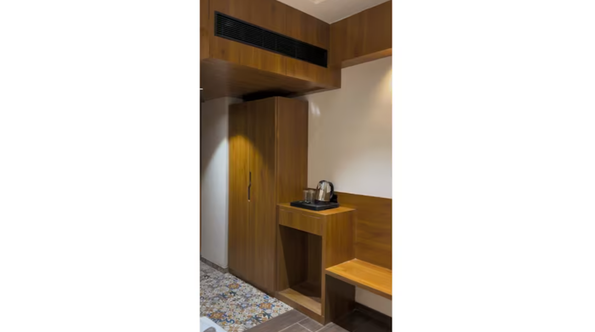 Deluxe Twin Bed Room