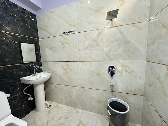 Deluxe Double Bed Room (AC)