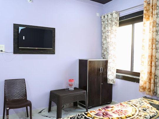 Deluxe Double Bed Room (AC)