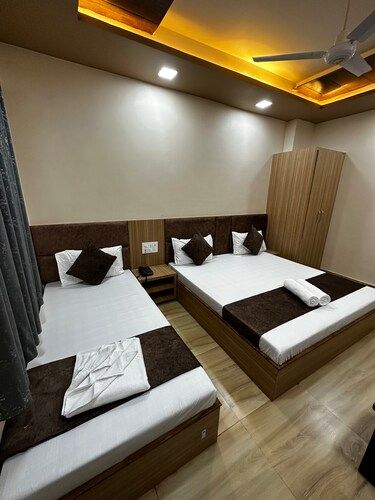 Royal Premium Triple Bedroom