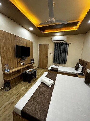 Royal Premium Triple Bedroom