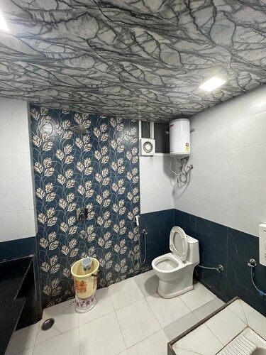 Royal Deluxe Ten Bedroom