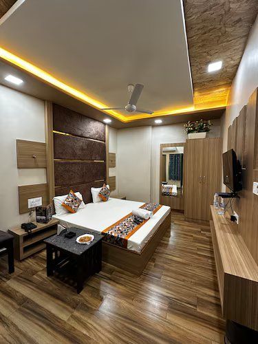 Hotel Royal Suites Plus Royal Deluxe Room AC 2