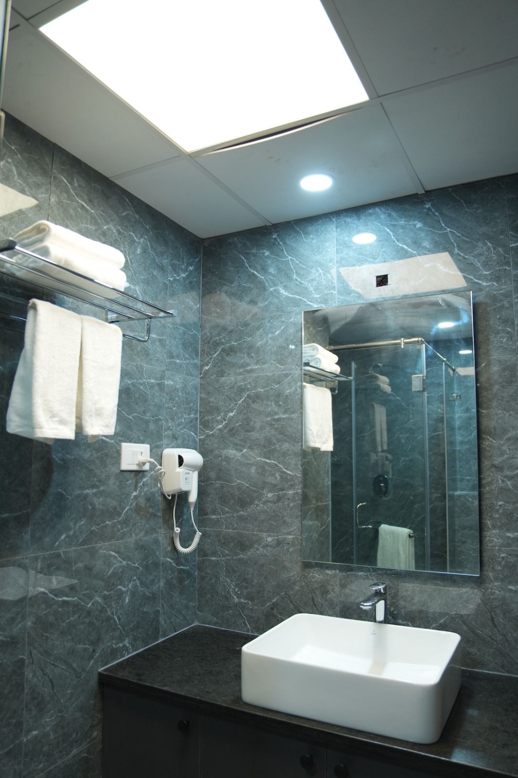 FIREFOX HOTEL AND RESORTS Luxury King Room With Garden View