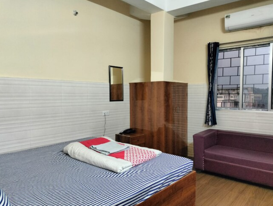 Hotel Gloria Residency (near Railway st. And Tripura university) Double room (Good for Unmarried couples) 2