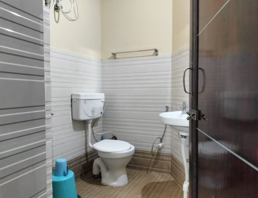 Hotel Gloria Residency (near Railway st. And Tripura university) Double room (Good for Unmarried couples) 3