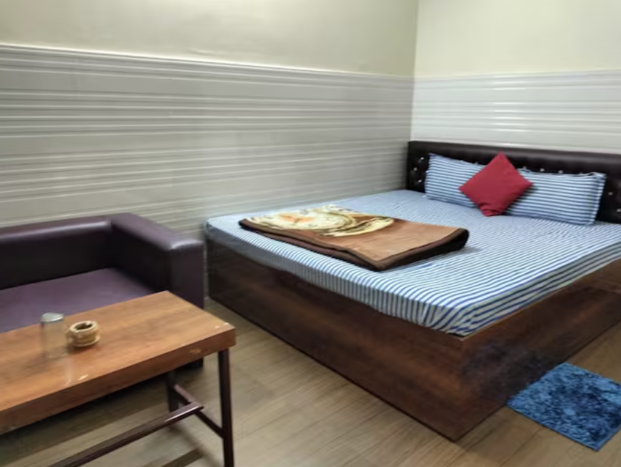 Hotel Gloria Residency (near Railway st. And Tripura university) Double room (Good for Unmarried couples) 7